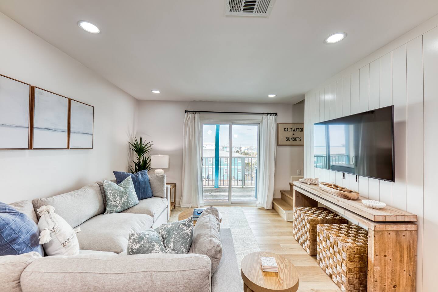Beachfront Complex-Renovated-3bd2ba-3rdFloor