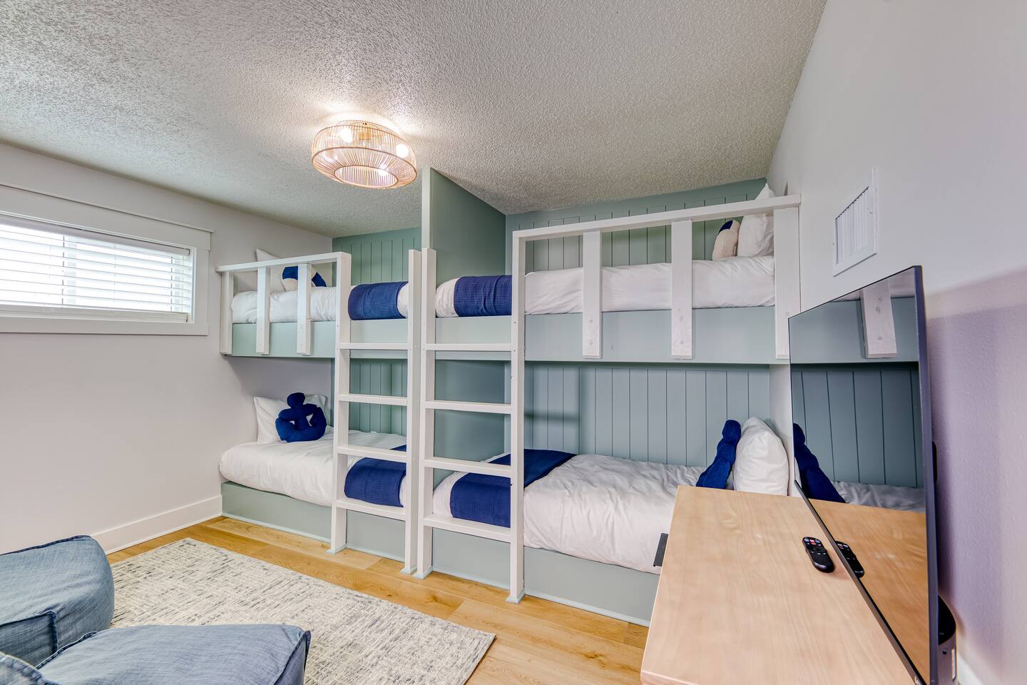 Beachfront Complex-Renovated-3bd2ba-3rdFloor
