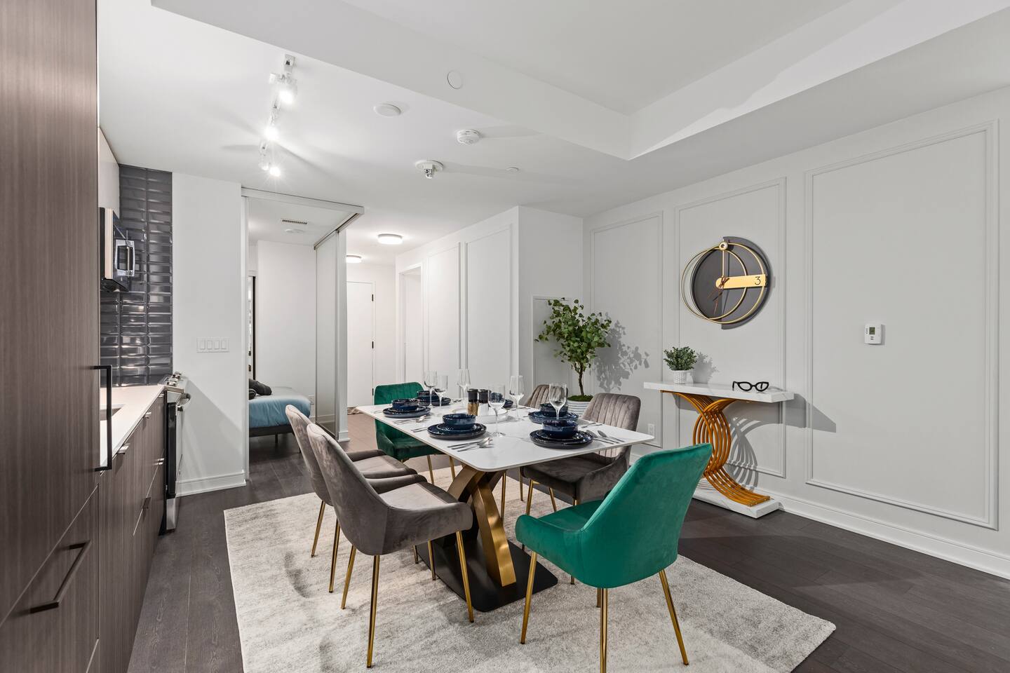 Luxury 4BR/3BT 2-Storey Home in Downtown Toronto