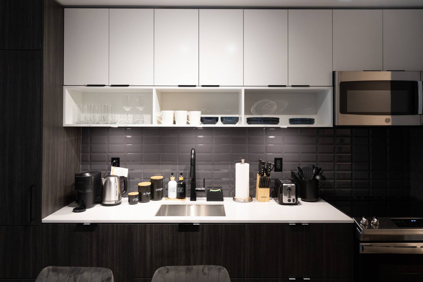 Luxury 4BR/3BT 2-Storey Home in Downtown Toronto