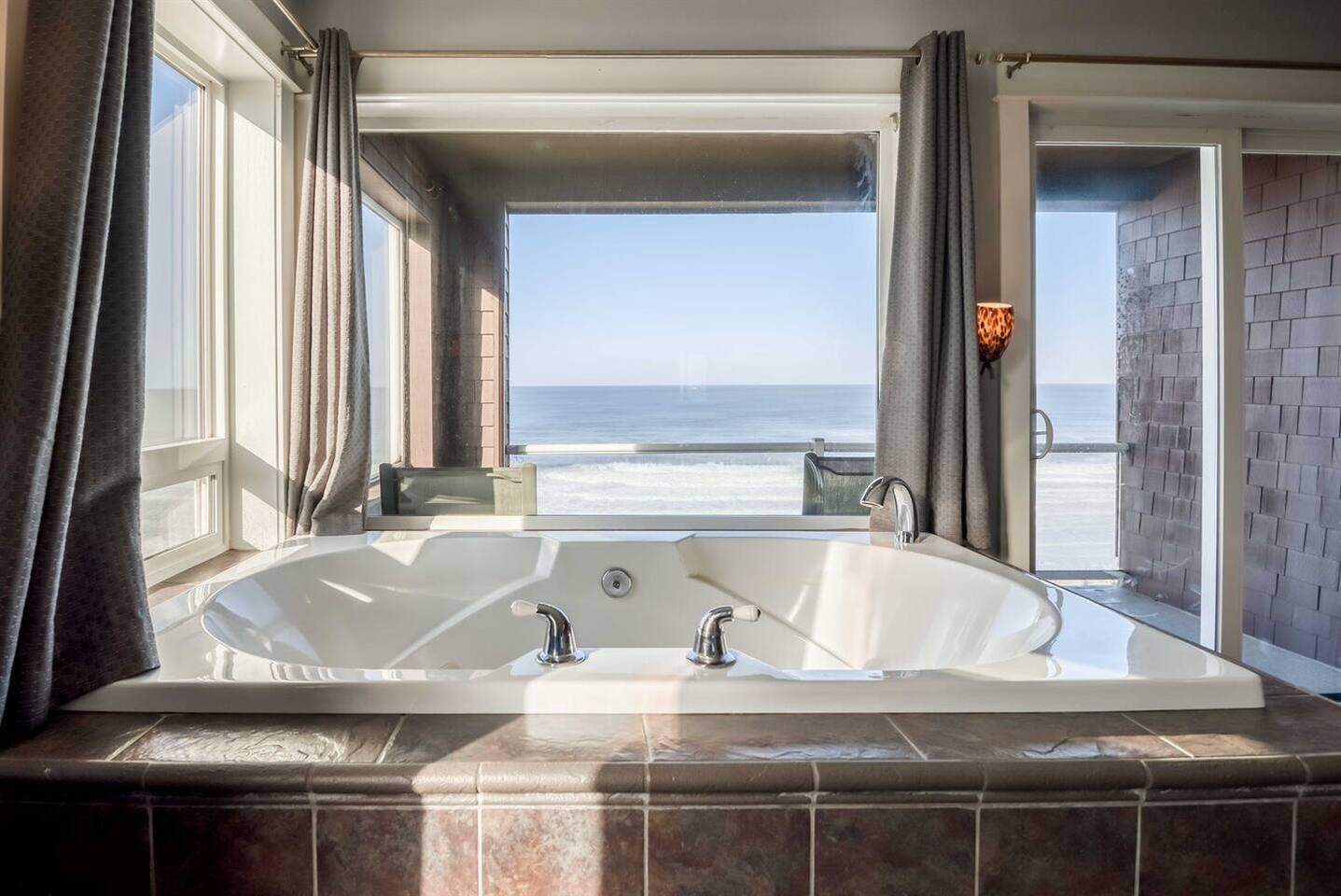 Regatta Suite - Sweet Haven Nelscott Manor