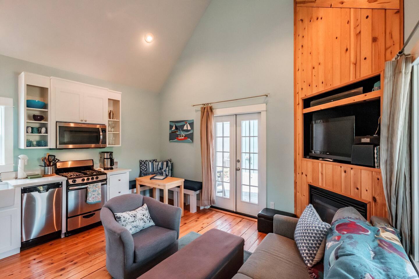 Wind Sailor - Olivia Beach Camp Cabin
