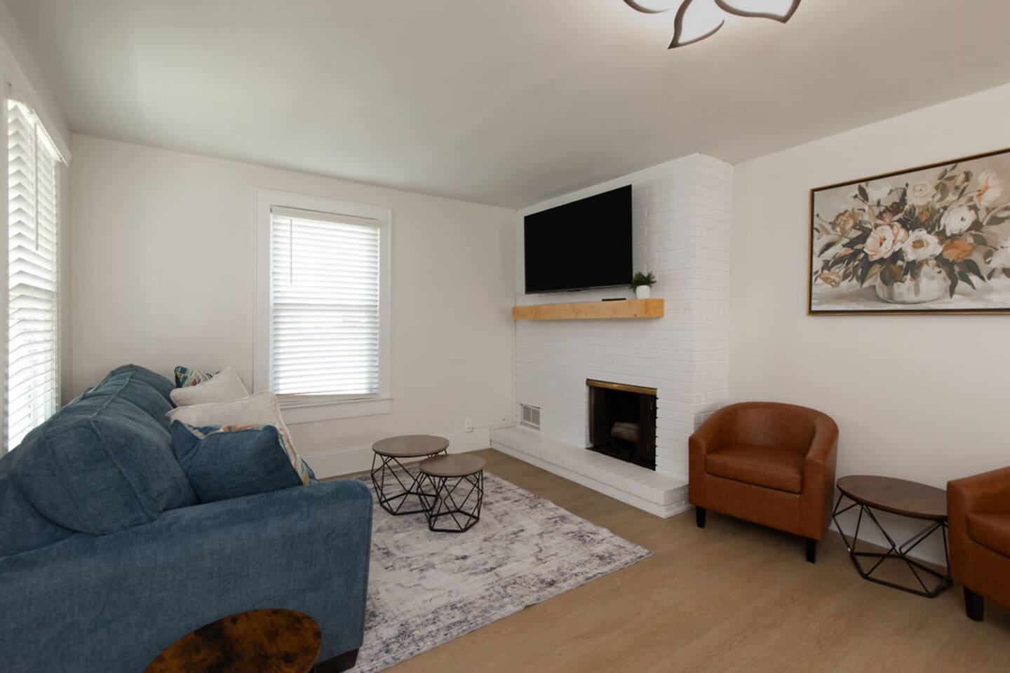 Central GSO Location;Hot Tub;Gym w/ Sauna;Playset