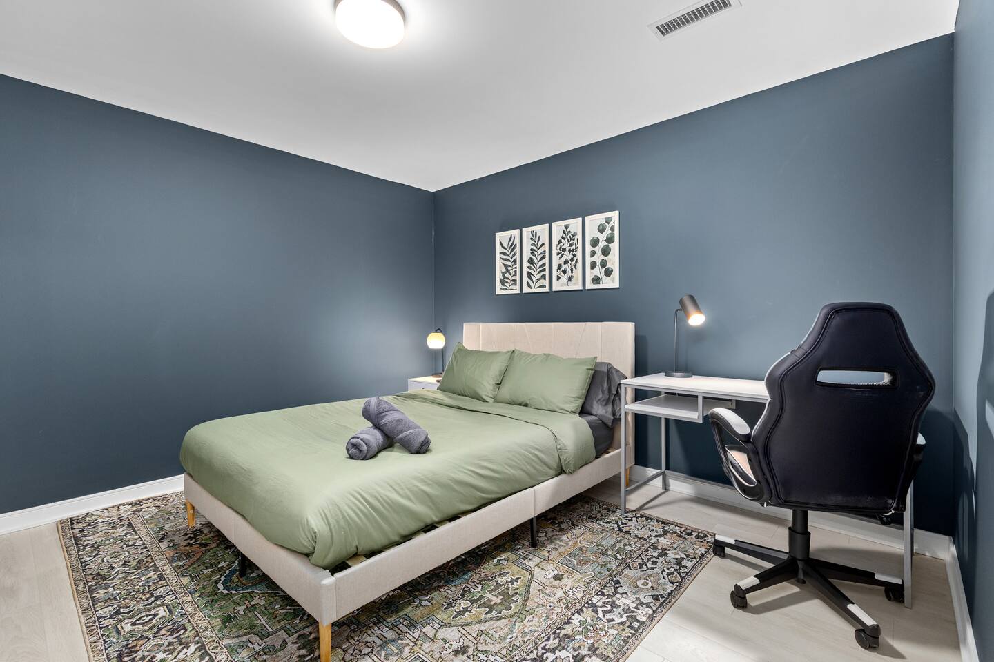 Modern 3BR/2.5BT Home + Free Parking