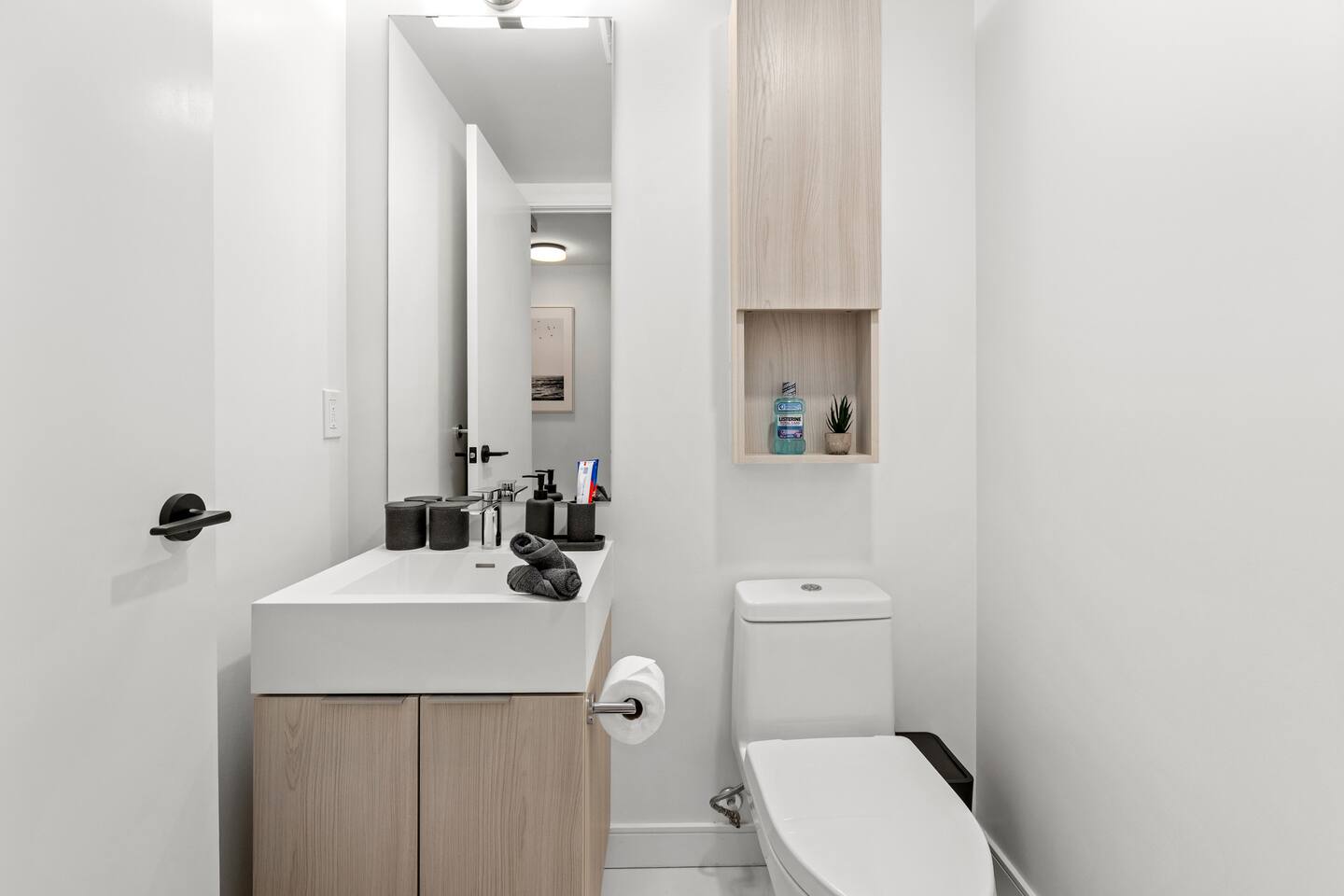 Modern 3BR/2.5BT Home + Free Parking
