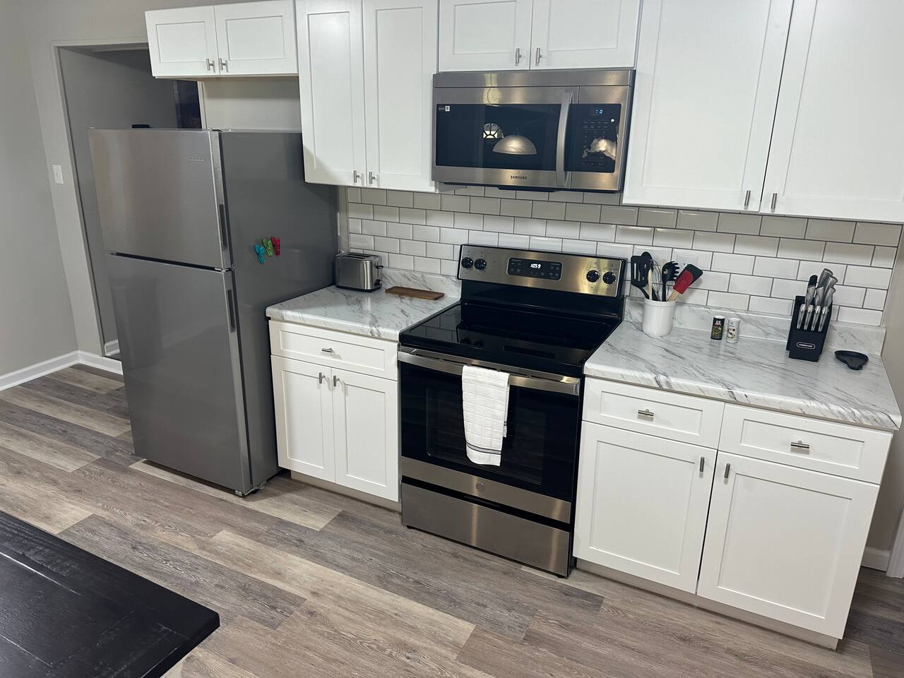 Westover House 4 BR w/ Gameroom 1/2 Mile to Depot!