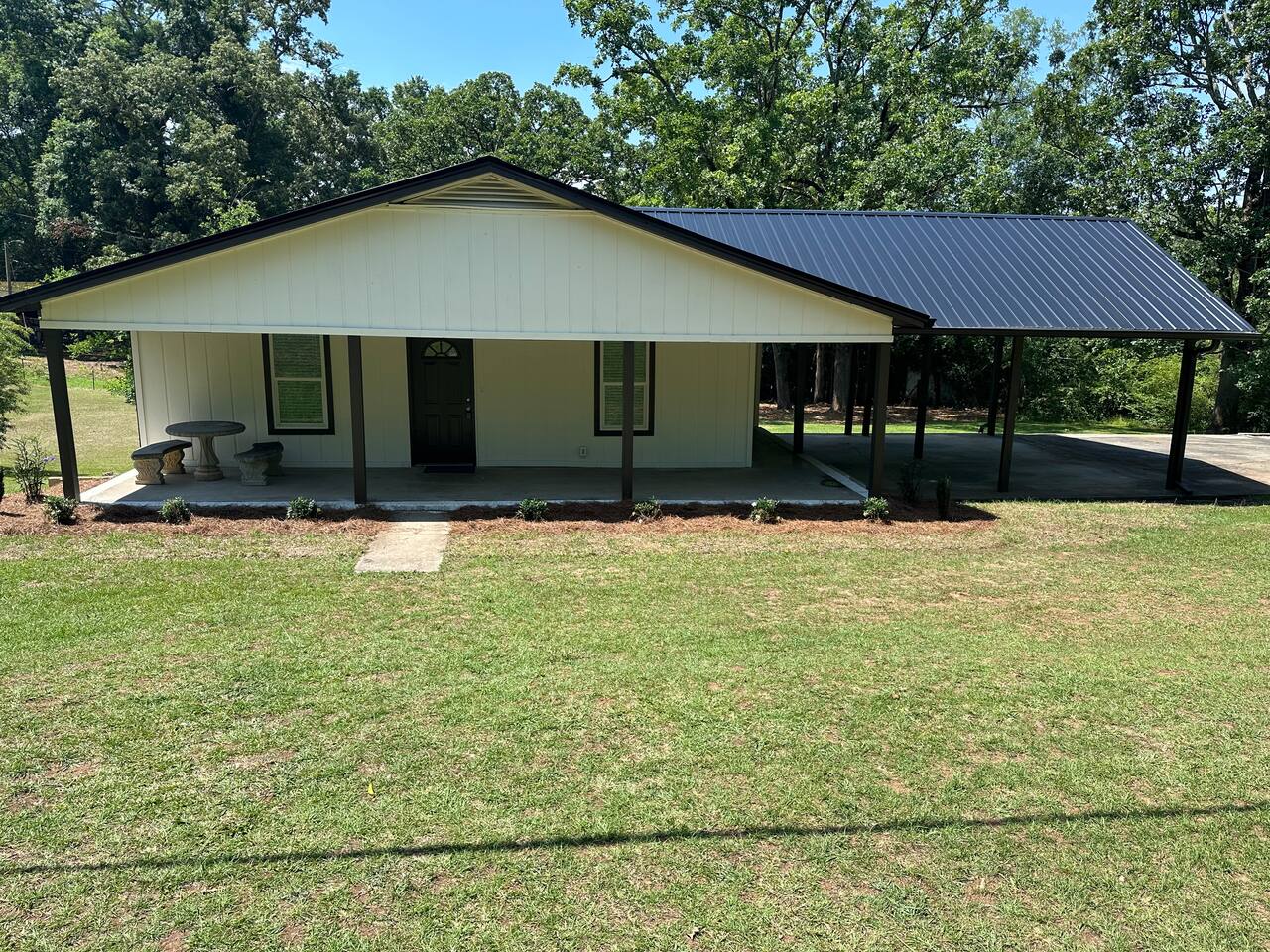 Westover House 4 BR w/ Gameroom 1/2 Mile to Depot!