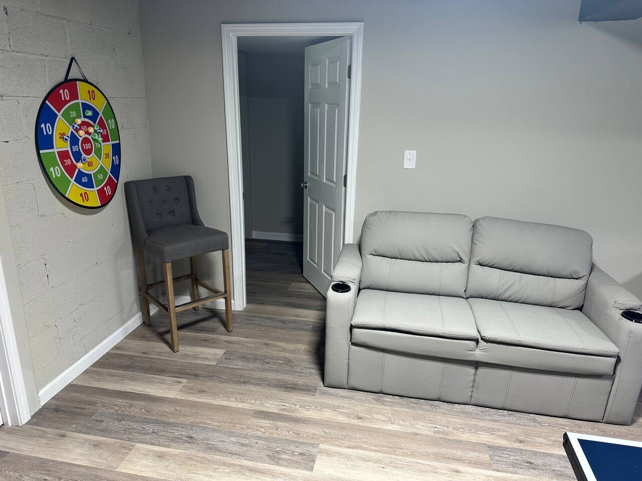 Westover House 4 BR w/ Gameroom 1/2 Mile to Depot!