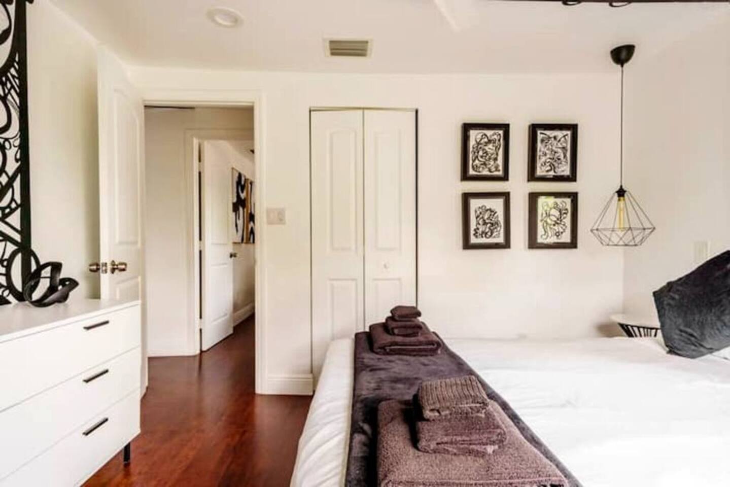 5BD 3BA - Black&White ArtBNB - Antique Row WPB