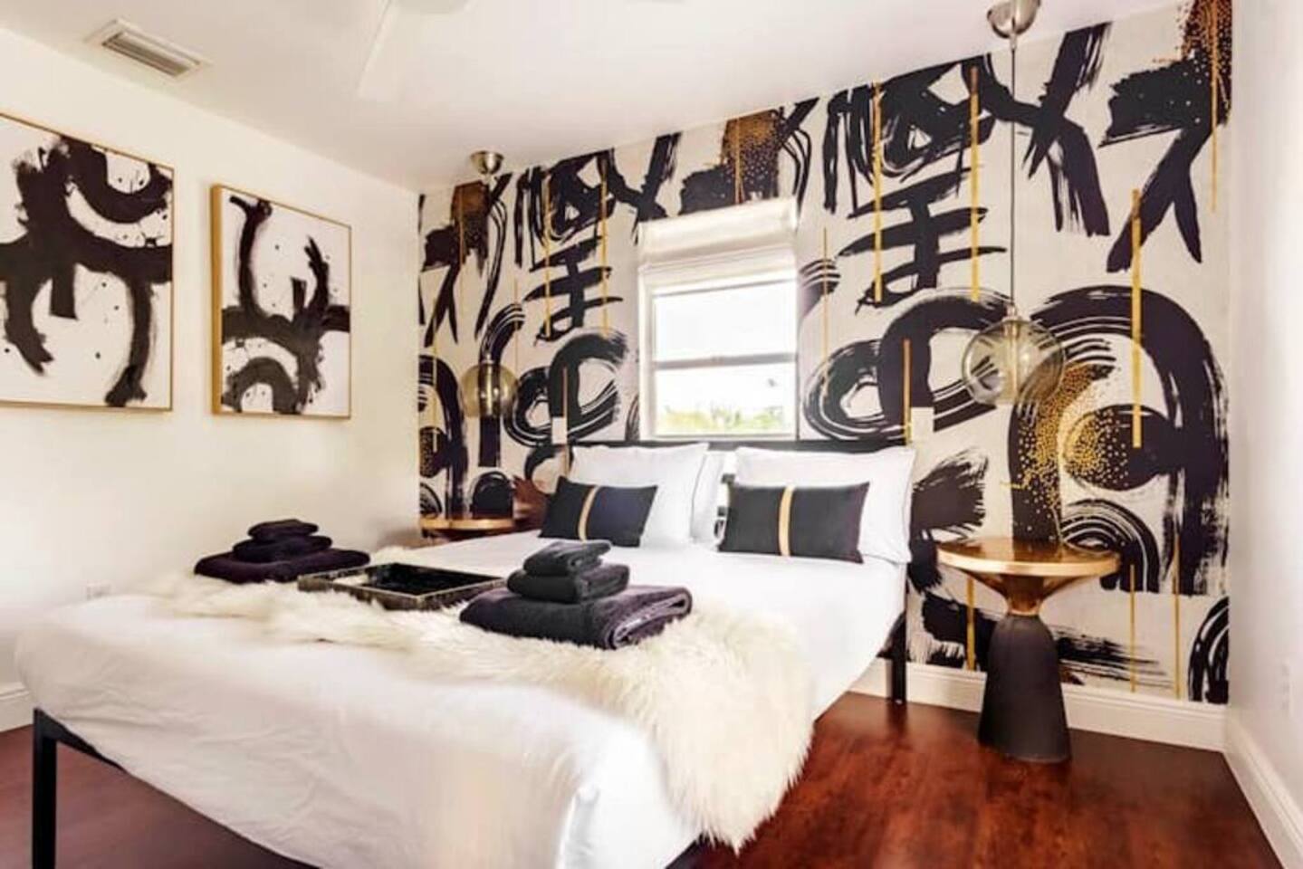 5BD 3BA - Black&White ArtBNB - Antique Row WPB