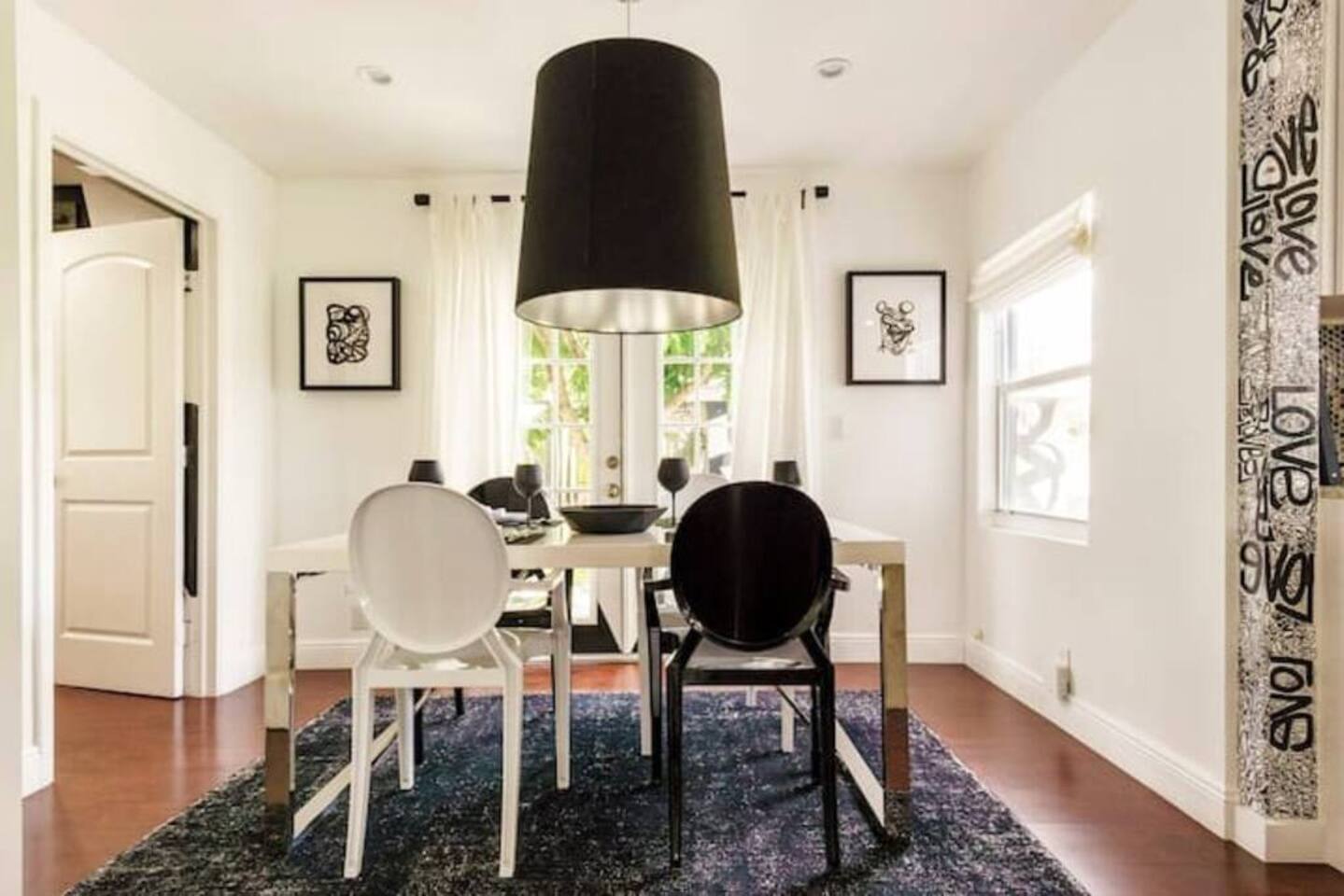 5BD 3BA - Black&White ArtBNB - Antique Row WPB
