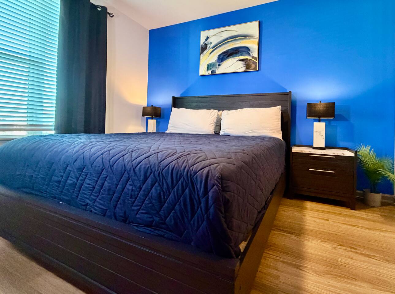 Lux King Bed Balcony Pool Gym Near Shops Southside