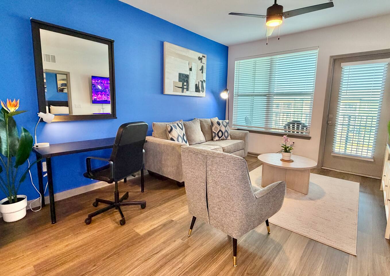 Lux King Bed Balcony Pool Gym Near Shops Southside — Jacksonville — vacation rental