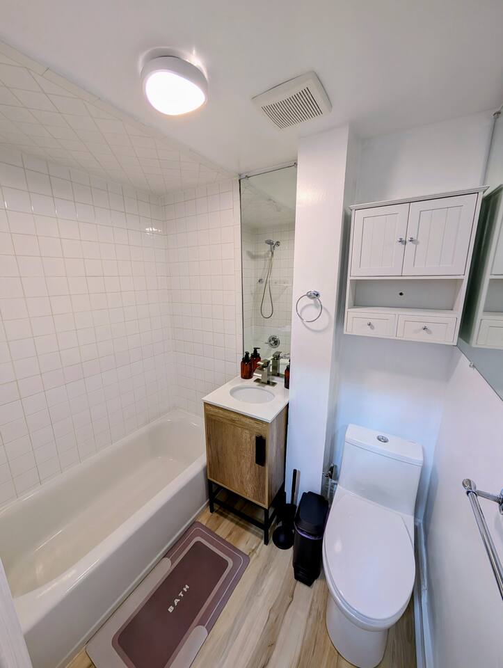 Central brownstone in Hoboken Dwntn! 15 mins to NY