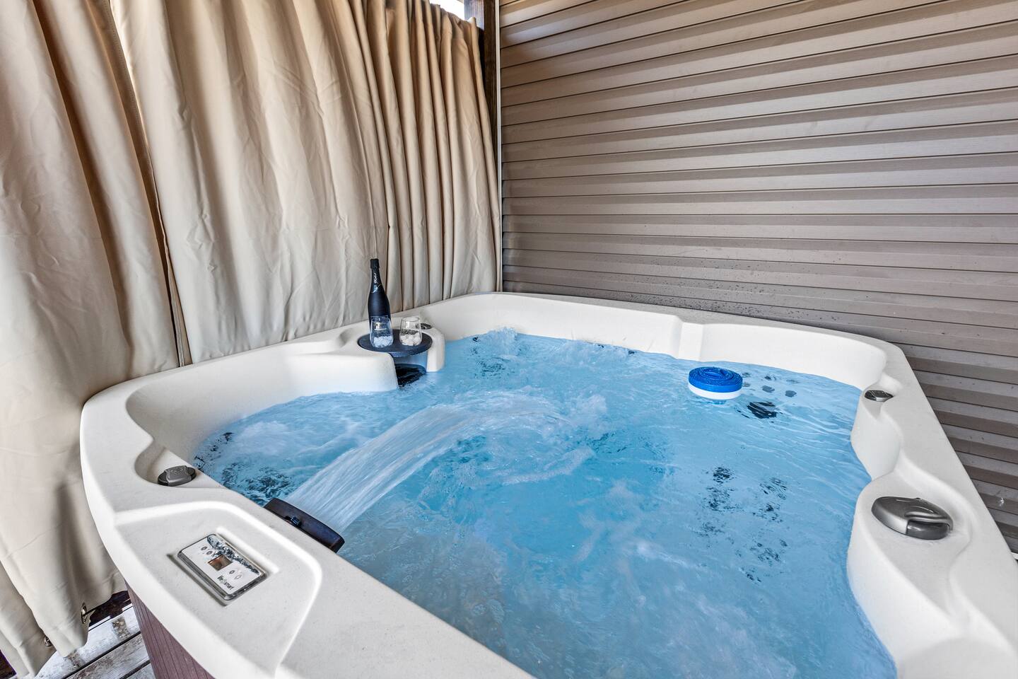 The Luxe/Pickleball/Basketball/ Hot Tub/Horse Park - Holiday Home