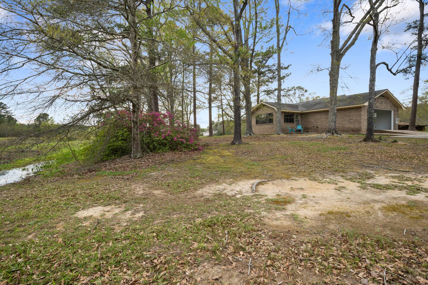 RJs Retreat_Private pond, fishing, 2 bed 2 bath