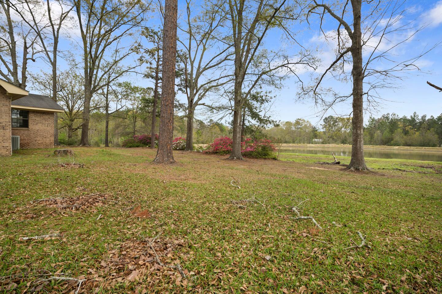 RJs Retreat_Private pond, fishing, 2 bed 2 bath