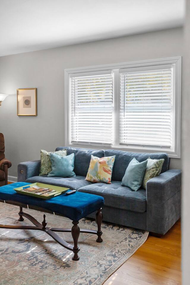 Appleton 3BR Ranch • Sleeps 6 • Long Stays, YES!