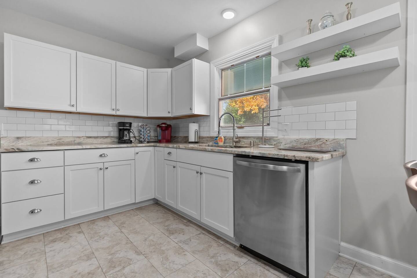 Appleton 3BR Ranch • Sleeps 6 • Long Stays, YES!