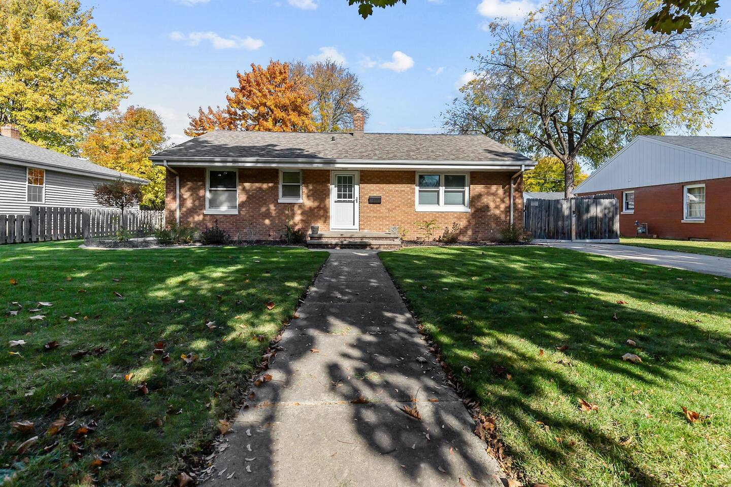 Appleton 3BR Ranch • Sleeps 6 • Long Stays, YES!