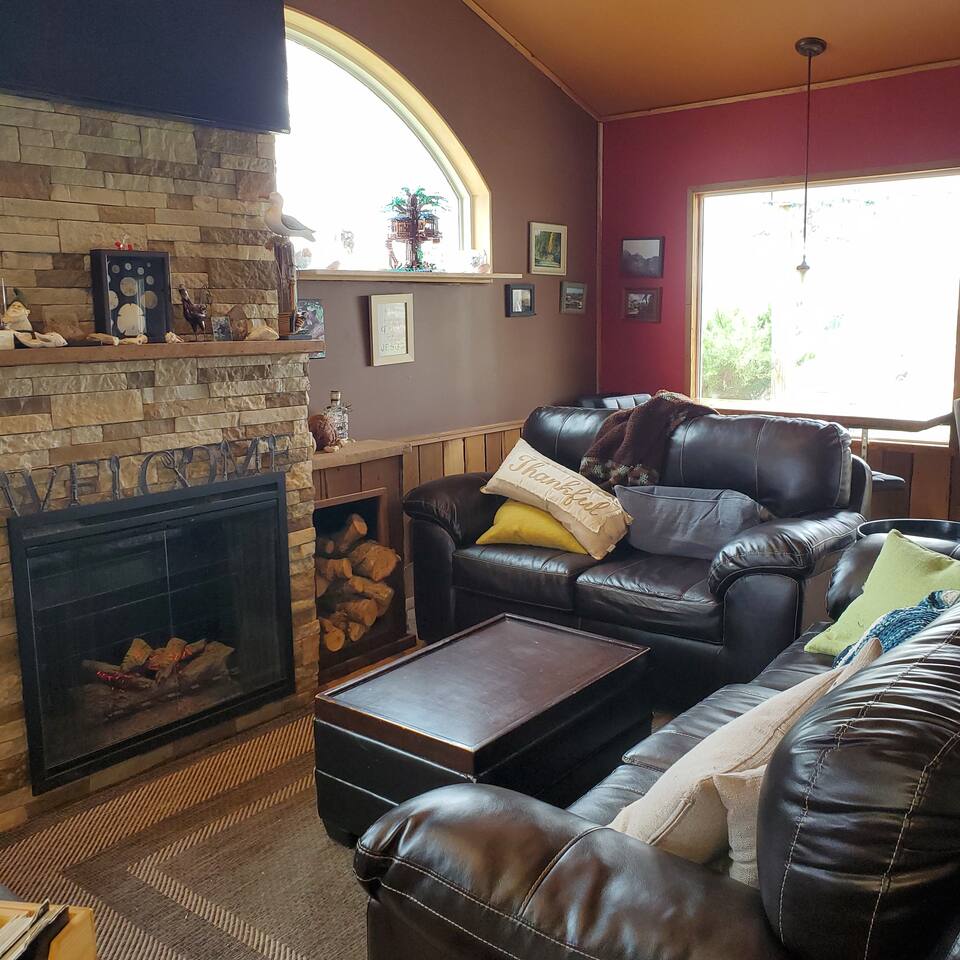 Hobbitlike Cottage | Grass Roof | 5-Acre Retreat