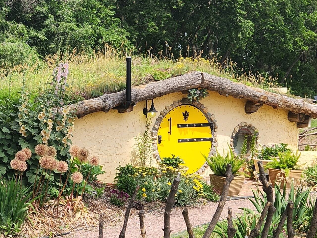 Hobbitlike Cottage | Grass Roof | 5-Acre Retreat