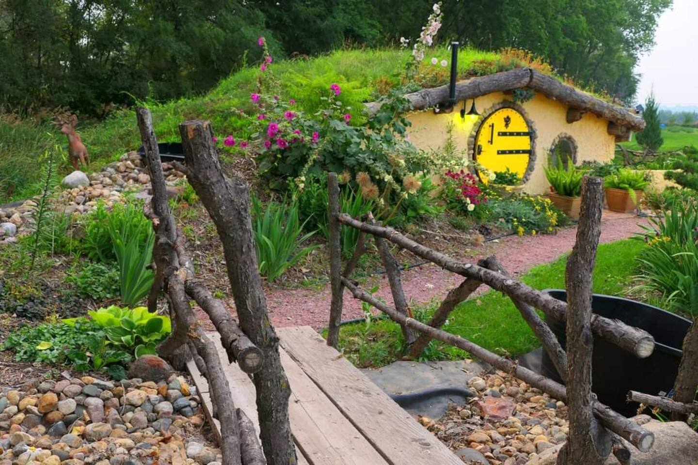 Hobbitlike Cottage | Grass Roof | 5-Acre Retreat — South Sioux City — vacation rental