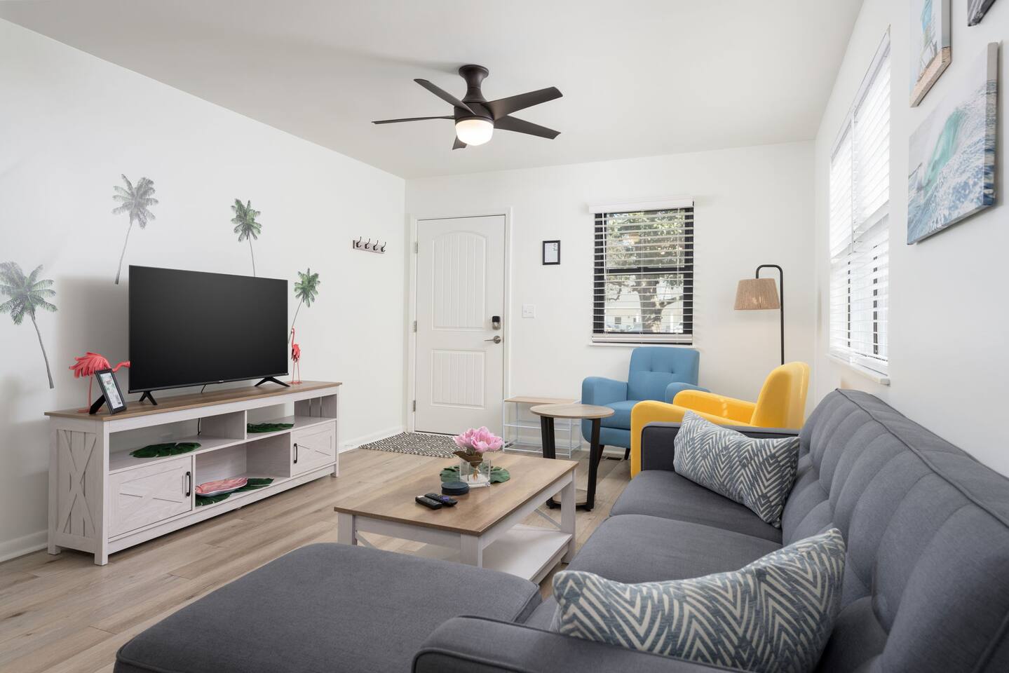 King bed | 5 min to beach | Fence in Back Yd — Brunswick County — vacation rental