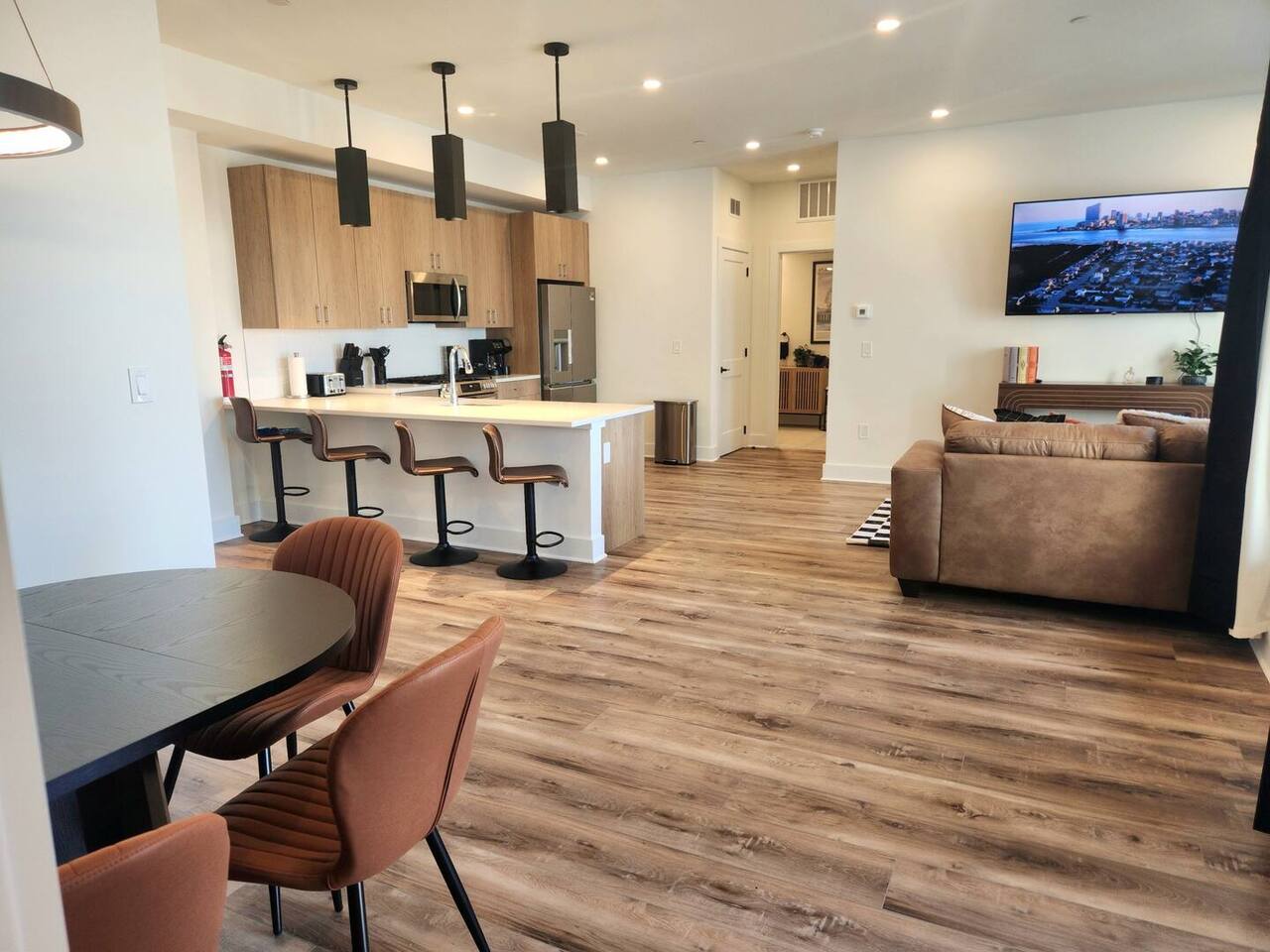 The James Suite One-Newly Built, 2 BR, Beach Block