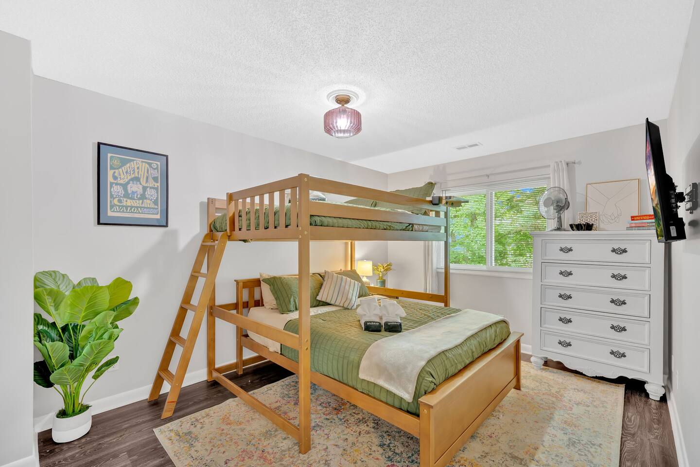 Charming Retro West Knox Pad | WFH & Walking Pad