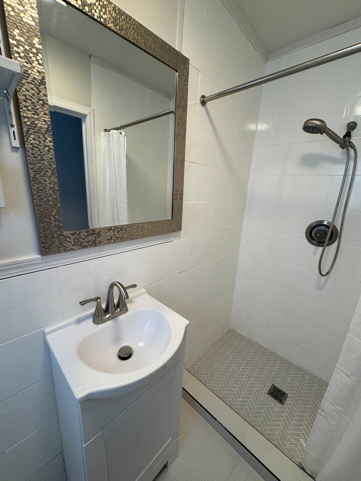 3BD Private Condo - Free Parking