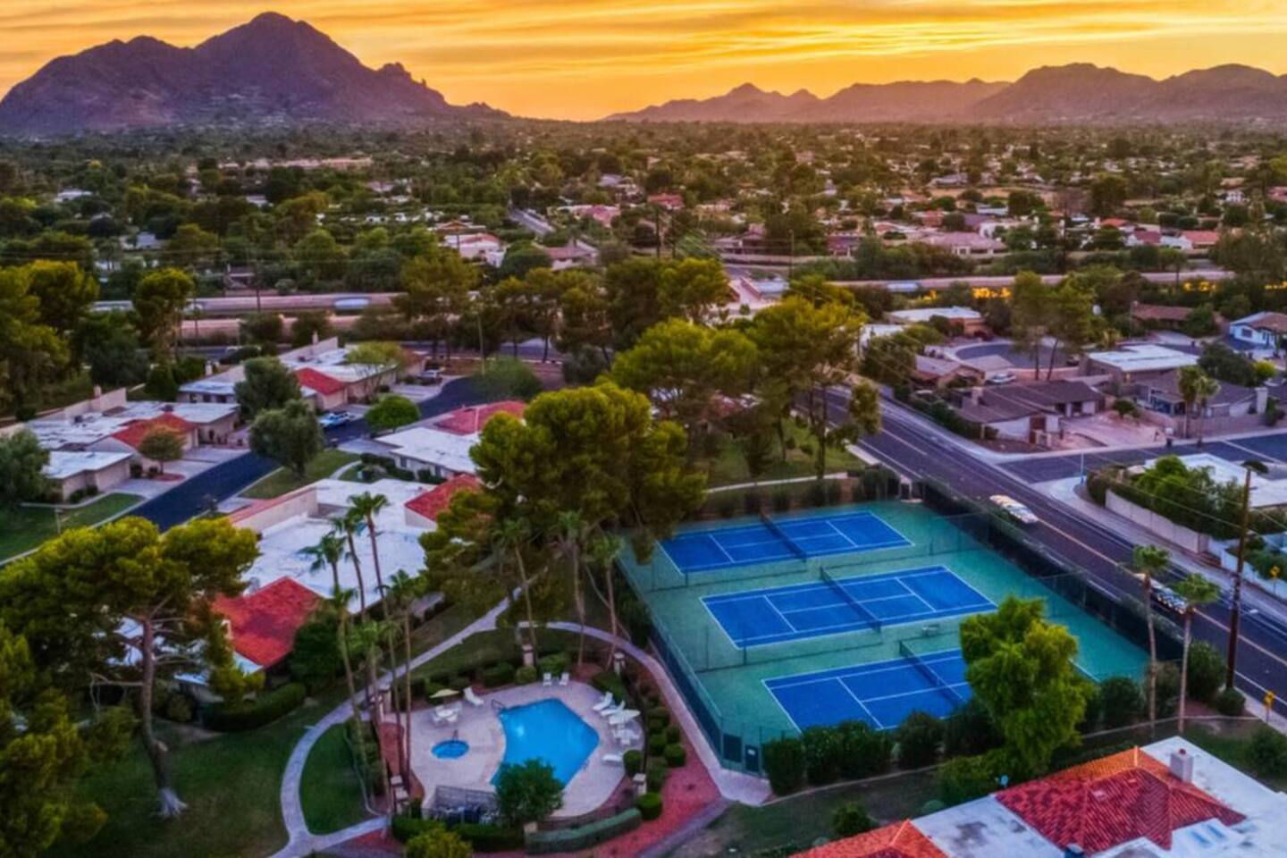 Desert Escape! Heated Pool+Hot tub|Pickleball