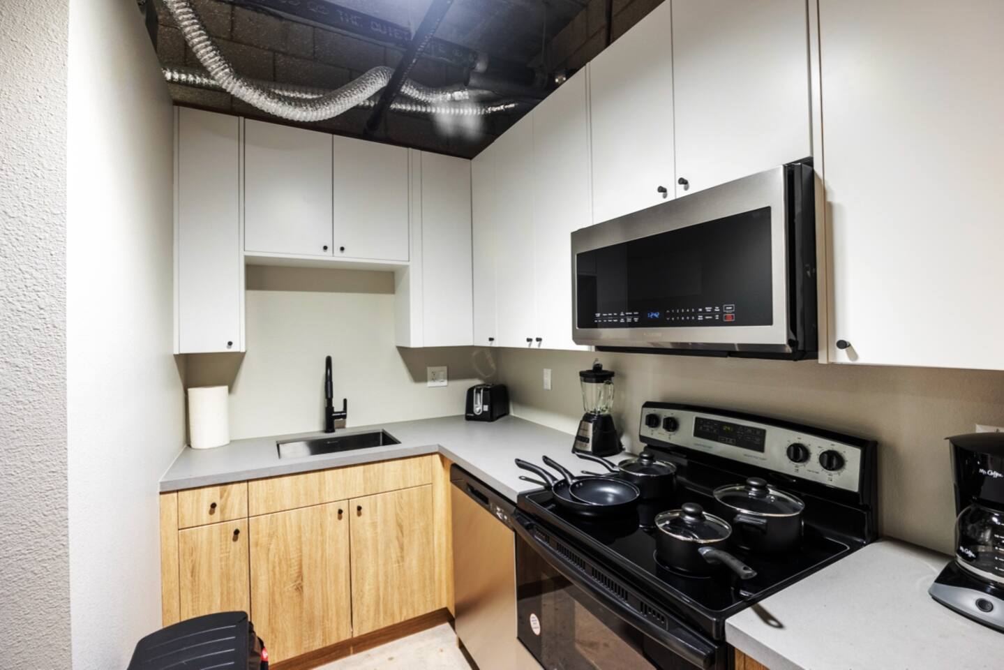 close to beach minutes to Coronado & all highways - Apartment