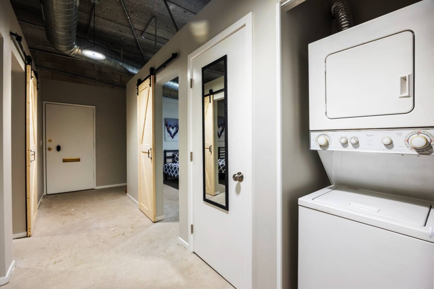 close to beach minutes to Coronado & all highways - Apartment
