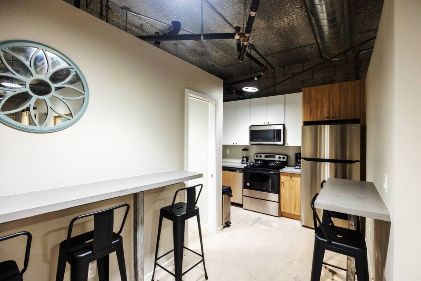 close to beach minutes to Coronado & all highways - Apartment