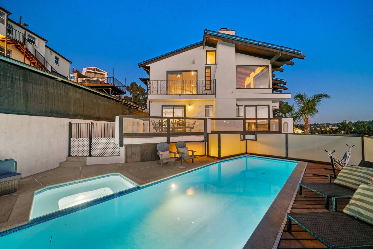 top of the world Villa: pool, spa & sunset views