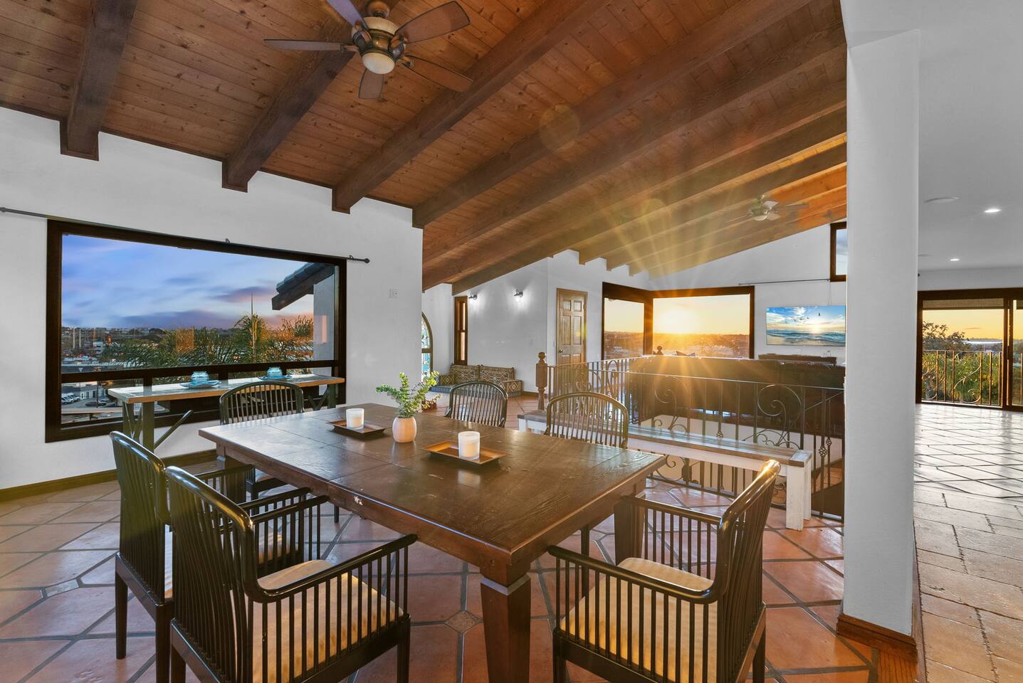 top of the world Villa: pool, spa & sunset views