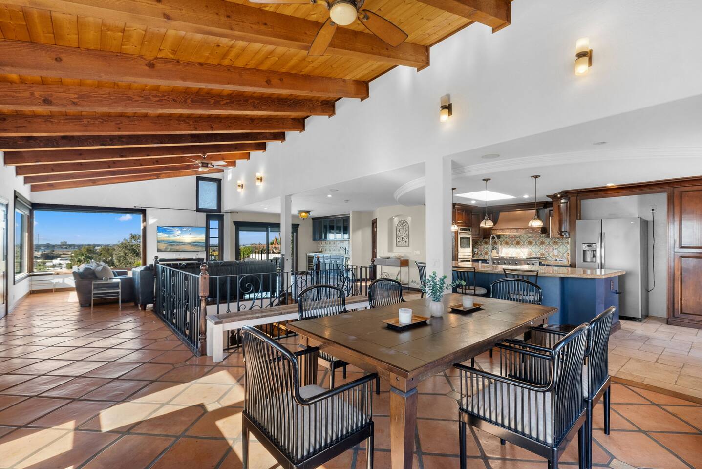 top of the world Villa: pool, spa & sunset views