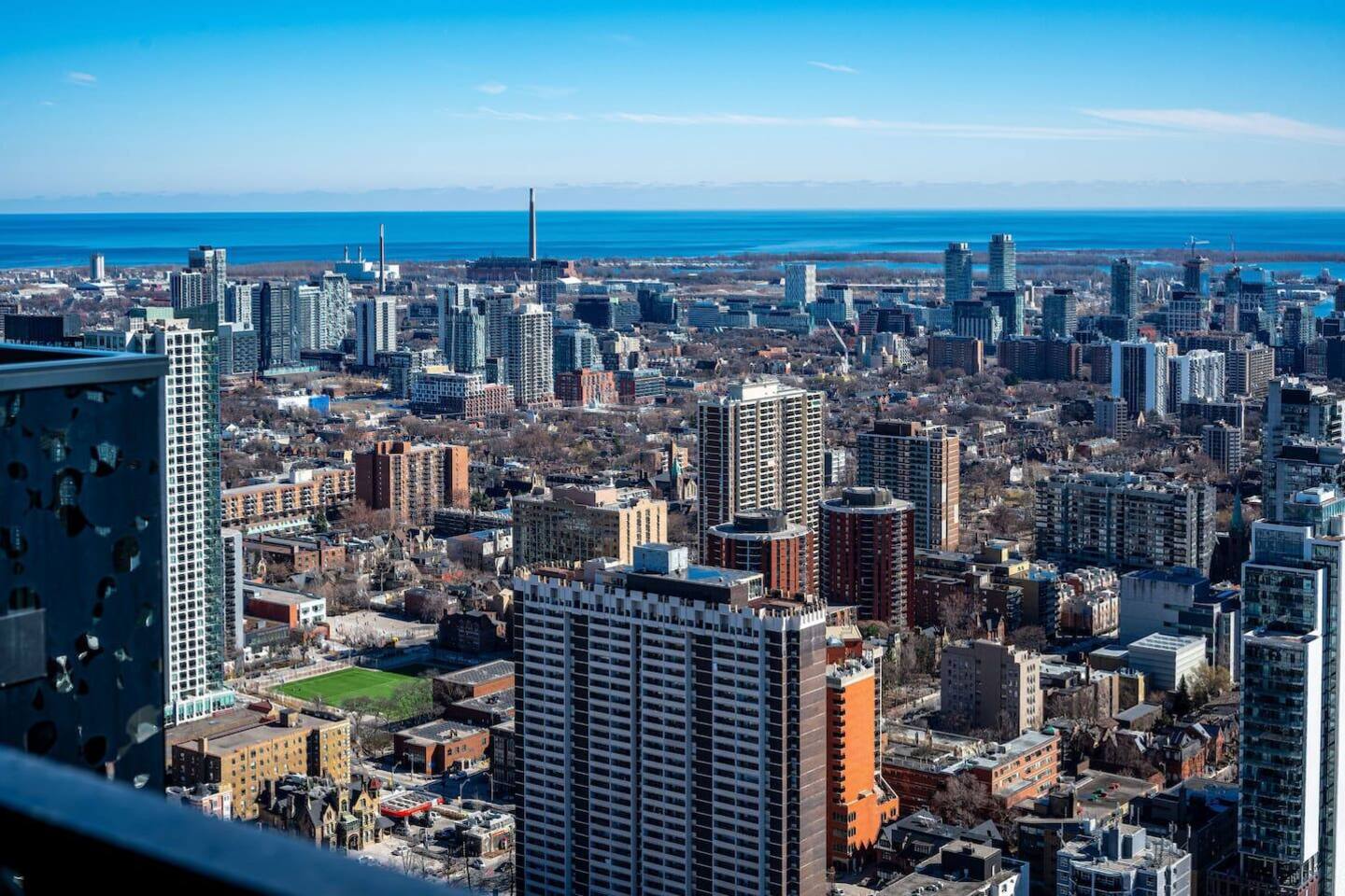 Downtown 2BR Condo w/ CN Tower Views