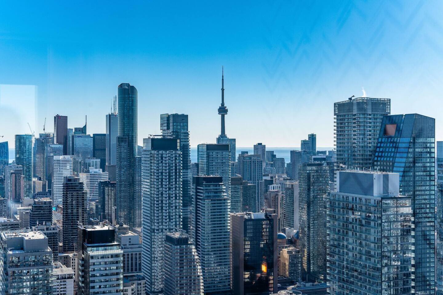 Downtown 2BR Condo w/ CN Tower Views