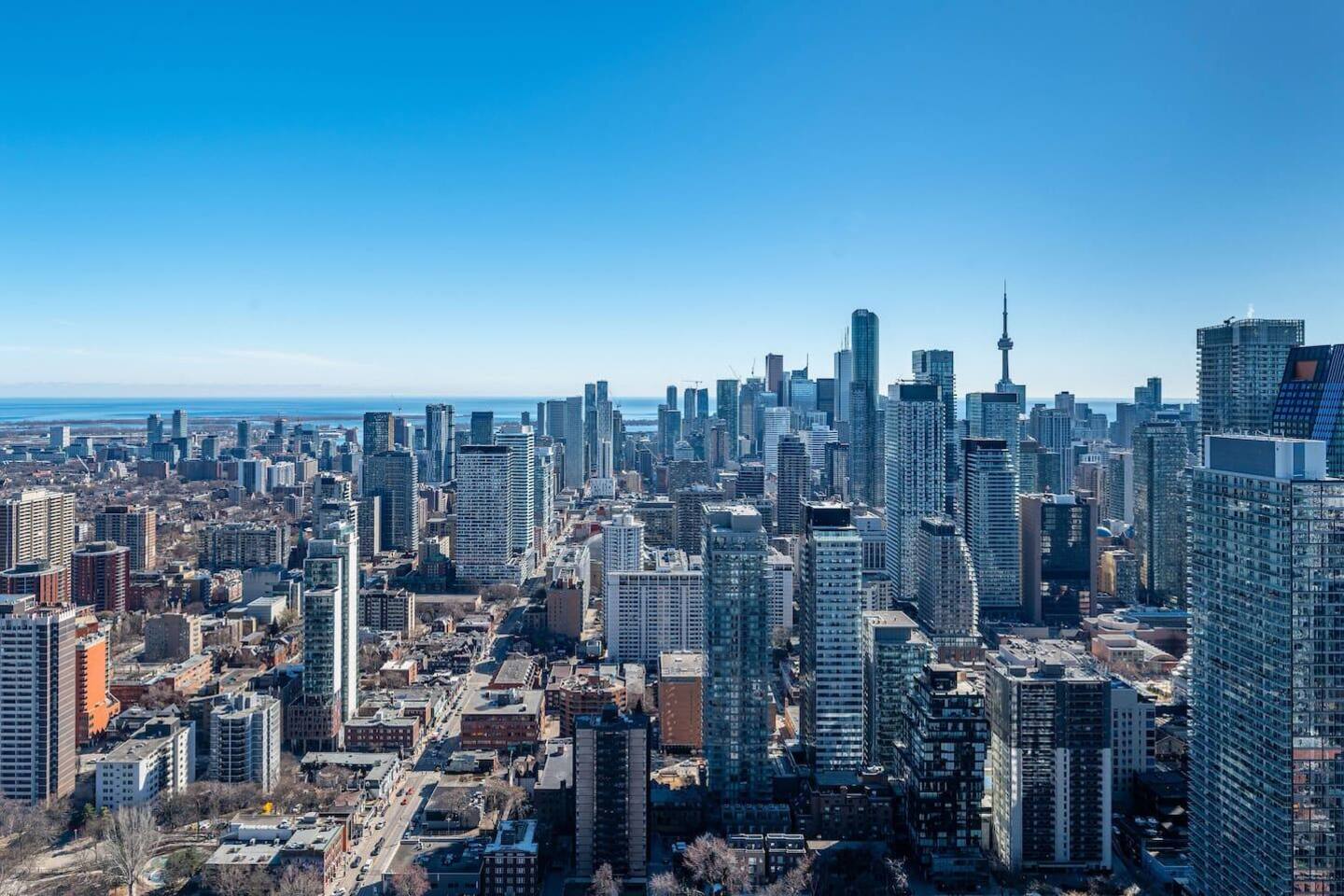 Downtown 2BR Condo w/ CN Tower Views