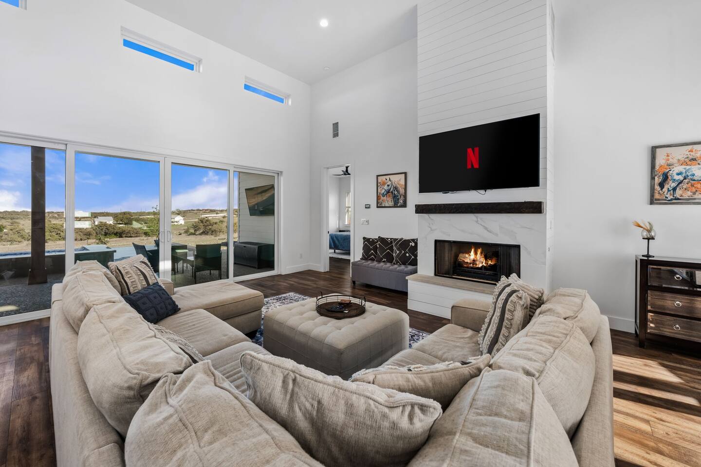 NEW Hot Tub, Pool, Fire Pit, Views on 10 acres