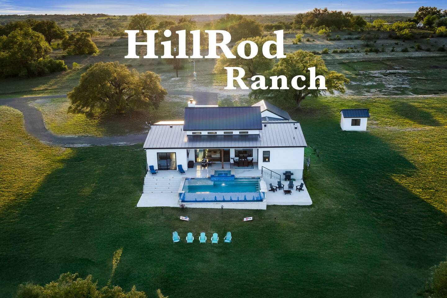 NEW Hot Tub, Pool, Fire Pit, Views on 10 acres