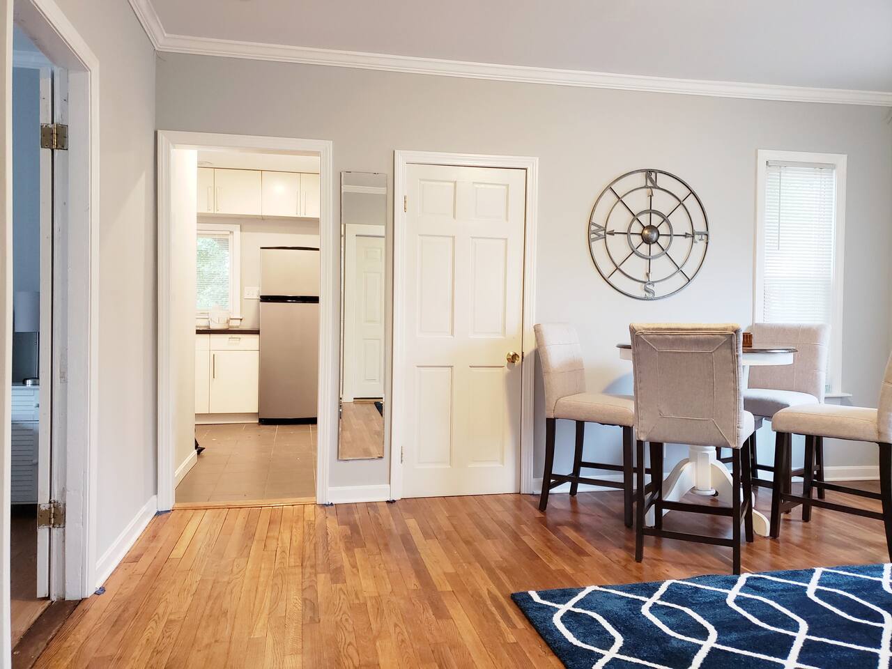 Modern Apt 5 Miles to Beach 5 Min Walk to Westerly