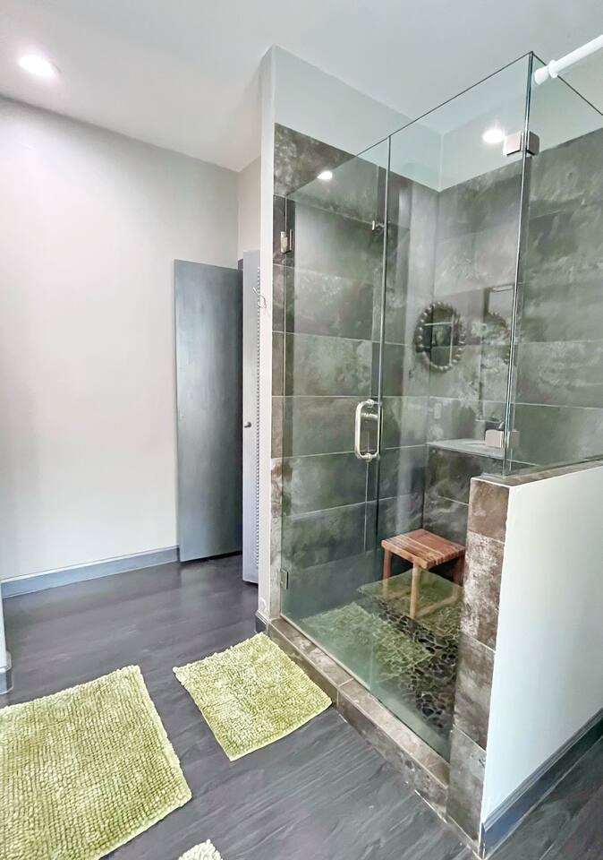 Fortunata Winery Villa #2, Cozy & Modern Retreat