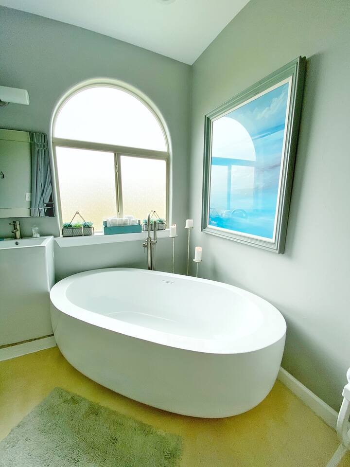 Fortunata Winery Villa #5, Elegant Stay for 4