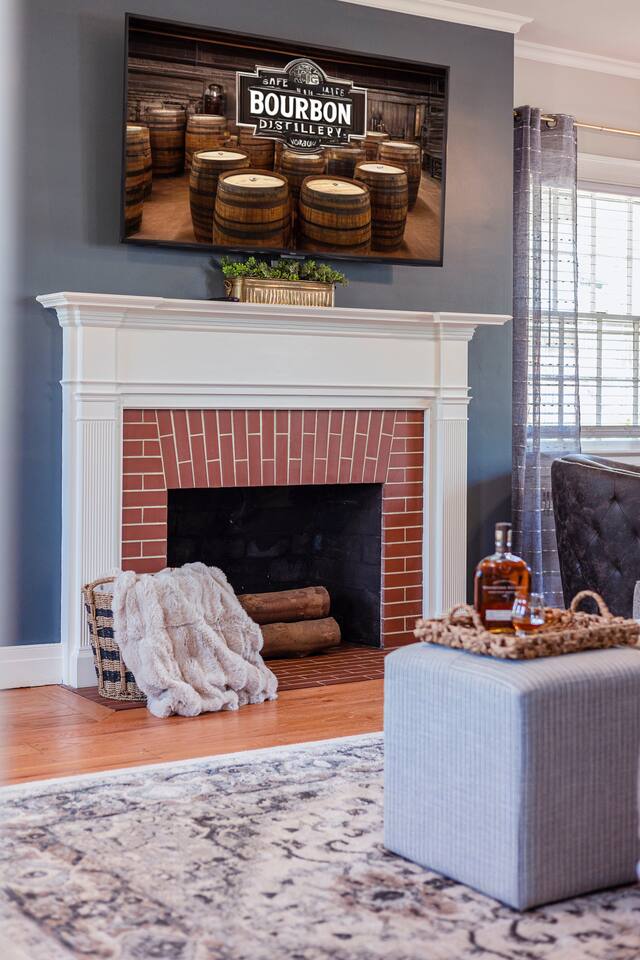 Bourbon Trail Getaway|Hot Tub, Sauna& Shuffleboard