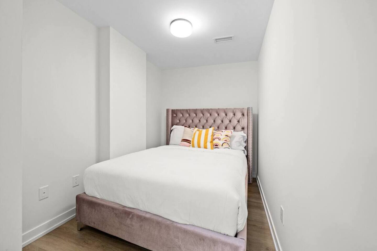 Elegant 4BR Condo with City Views & Free Parking