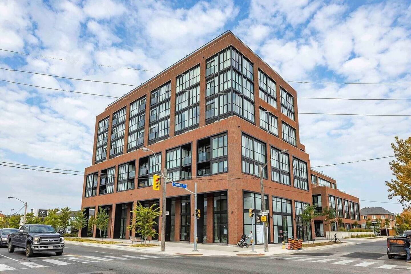 Elegant 4BR Condo with City Views & Free Parking