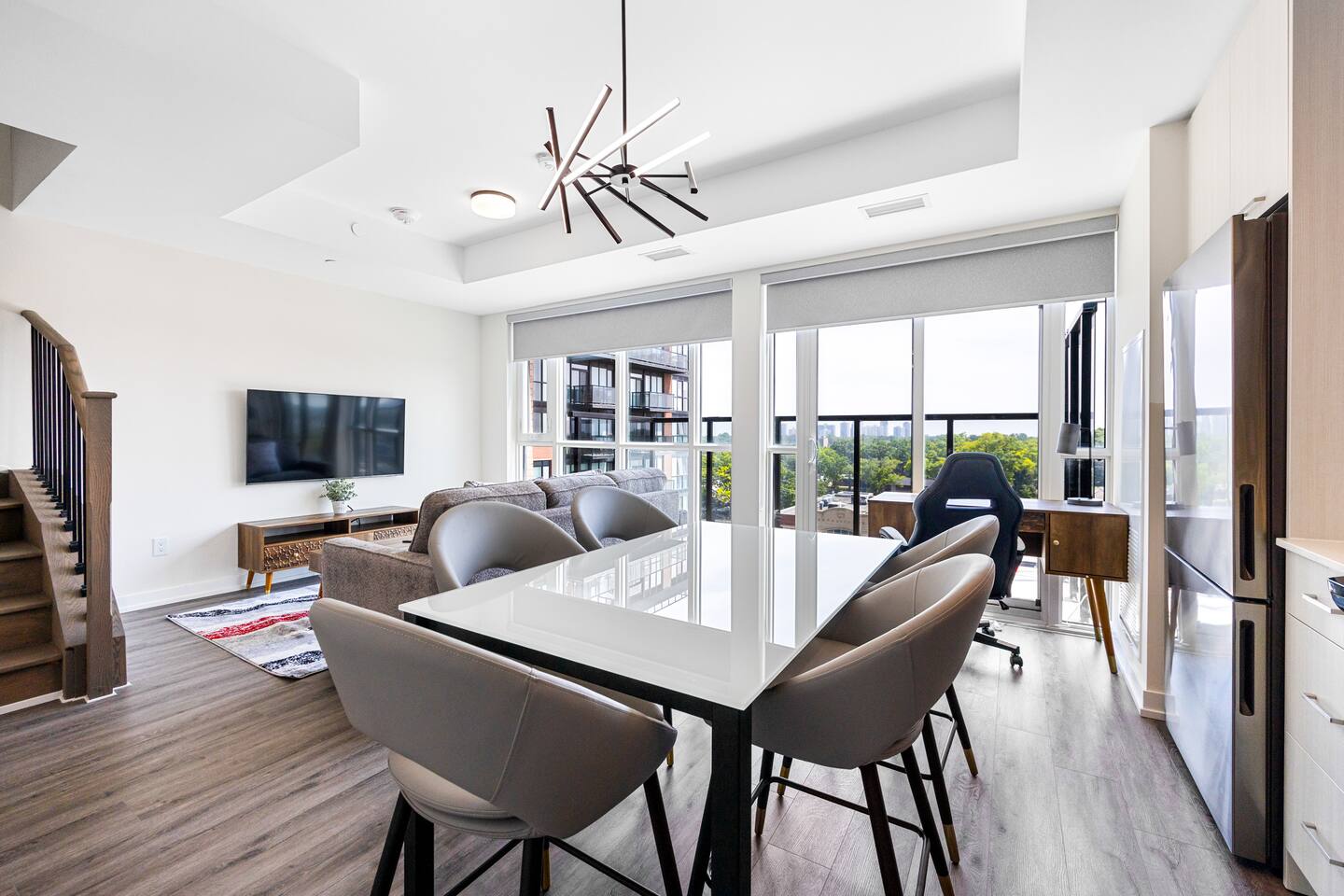 2-Level 3BR SkyLoft • City Views • Huge Terrace — Toronto — vacation rental